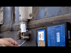 Intelligente supervisie van vrachtwagens die door de douane in Jordanië overgaan